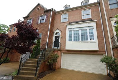 1805 Fawncrest Court Vienna VA 22182
