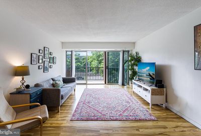 1300 Army Navy Dr #327 Arlington VA 22202