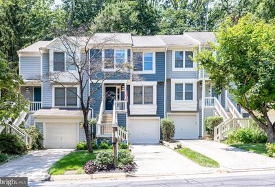 1613 Oak Spring Way Reston VA 20190