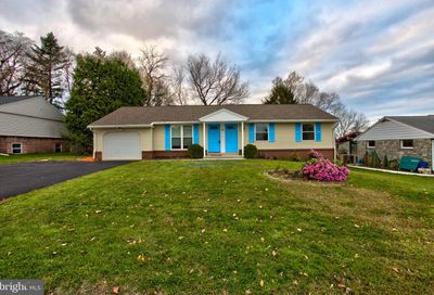 825 Darby Lane Lancaster PA 17601