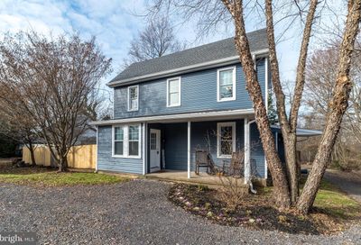 728 Hilltown Pike Line Lexington PA 18932