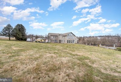 195 Shaw Road Windsor PA 17366