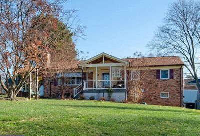 83 S Hughes Street S Hamilton VA 20158
