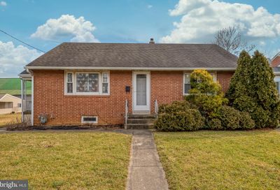 411 S 4th Street Denver PA 17517