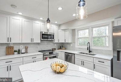 7927 E Rockglen Court Springfield VA 22152