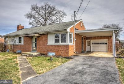 151 Iris Drive Lancaster PA 17602