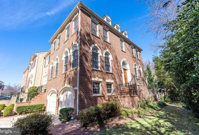 6300 Barcroft Mews Drive Falls Church VA 22041