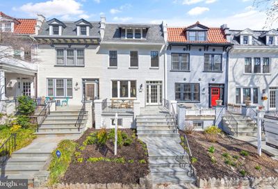 2727 Woodley Place NW Washington DC 20008