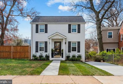 5240 11th Street S Arlington VA 22204