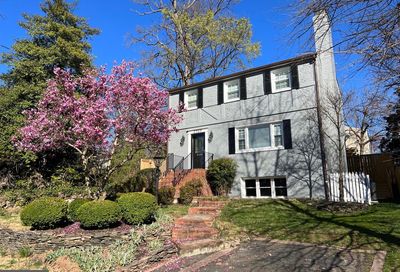 2709 Holly Street Alexandria VA 22305