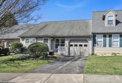 14 Burr Oak Drive Millersville PA 17551