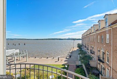704 Fords Landing Way Alexandria VA 22314
