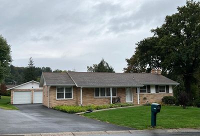 3212 Elmae Drive Lancaster PA 17601