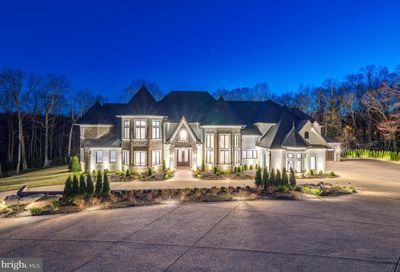 1332 Mccay Lane Mclean VA 22101