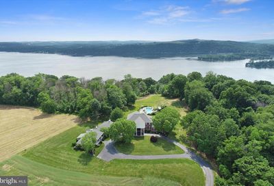 181 Ridgewood Court Columbia PA 17512