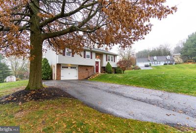 725 Webster Hill Road Lititz PA 17543