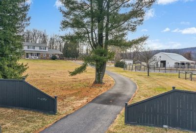 4384 Lehnenberg Road Riegelsville PA 18077