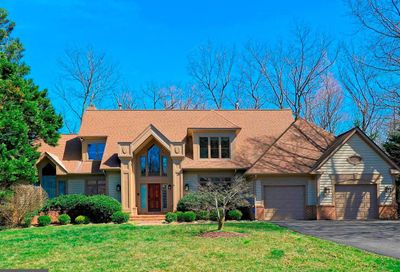 1307 Stamford Way Reston VA 20194