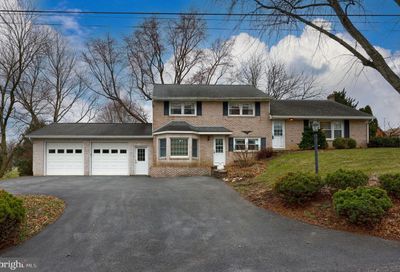 9 Elser Hill Road Lititz PA 17543