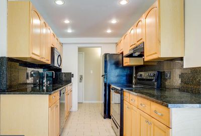 2241 Castle Rock Square 11c Reston VA 20191