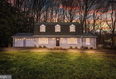 2016 Carrhill Road Vienna VA 22181