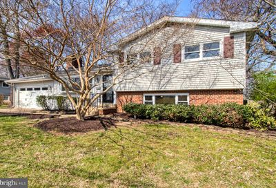 246 Hillside Circle SW Vienna VA 22180
