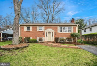 5443 Broadmoor Street Alexandria VA 22315