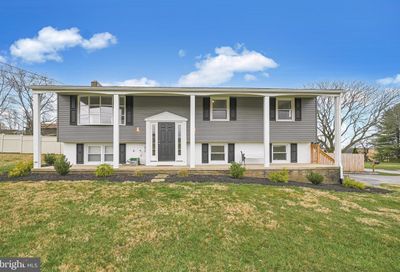 130 W Cloverdale Avenue Shrewsbury PA 17361