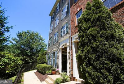 71 Swanton Mews 100 Gaithersburg MD 20878