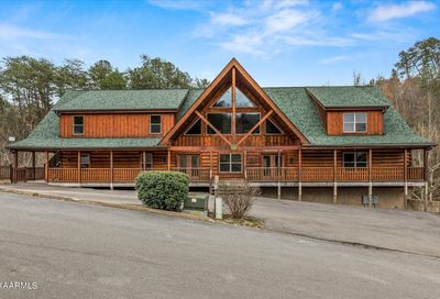 1934 Bear Creek Falls Way Sevierville TN 37876