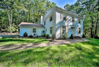 27 BUTTONWOOD Road Bedford NH 03110