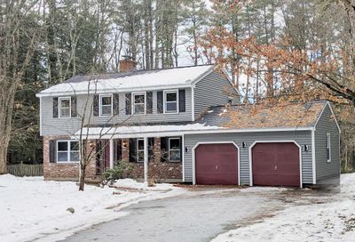 7 Courtland Avenue Litchfield NH 03052