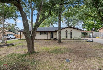 1309 Tony St. White Oak TX 75693