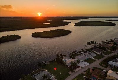 11689 Island Ave Matlacha FL 33993