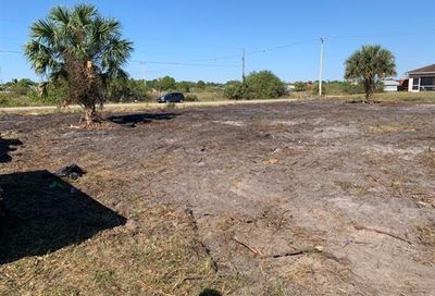 5262/5264 Bristo St Lehigh Acres FL 33971