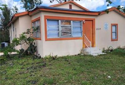 2337 Canal St Fort Myers FL 33901