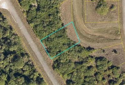 111 Holland Dr Labelle FL 33935