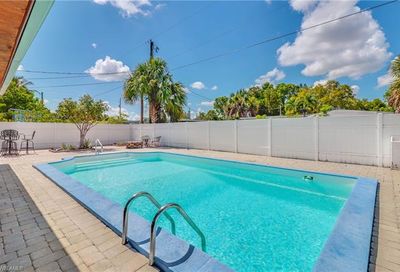 2540 Welch St Fort Myers FL 33901