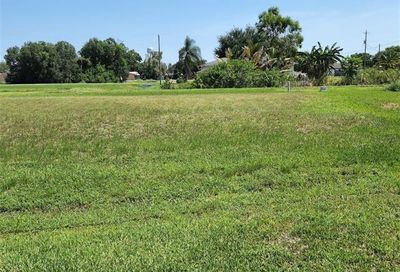 828 Thatcher Blvd SW Moore Haven FL 33471