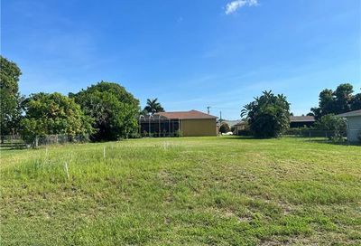 1433 SE 30th St Cape Coral FL 33904