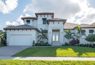 993 Spruce Ct Marco Island FL 34145