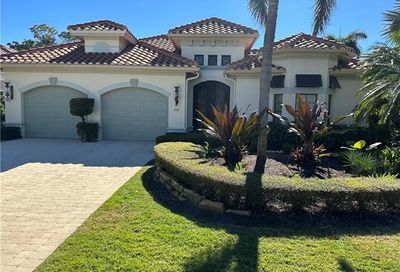 208 Charleston Ct Naples FL 34110
