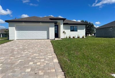 1922 NW 31st Ter Cape Coral FL 33993