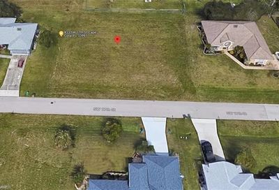 833 SW 17th St Cape Coral FL 33991