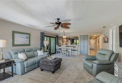 16436 Timberlakes Dr 204 Fort Myers FL 33908