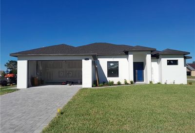 715 SW 6th St Cape Coral FL 33991