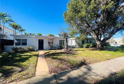 676 3rd Ave S Naples FL 34102
