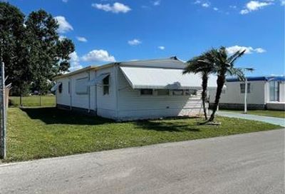 98 Poinsettia Dr Fort Myers FL 33905