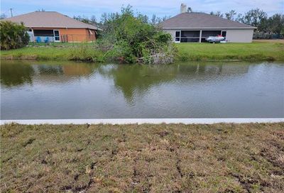 2043 NE 5th Ter Cape Coral FL 33909