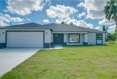 2524 Thompson St Fort Myers FL 33901